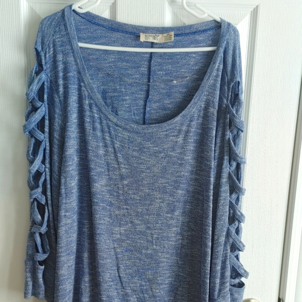 Cut out long sleeve